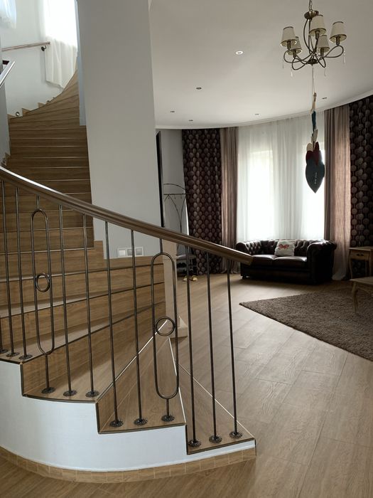 (295м2) Дом с бассейном  Хотяновка