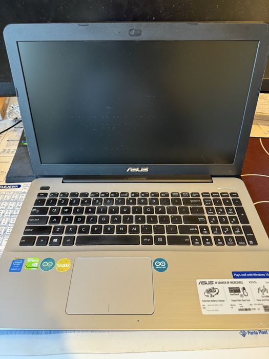 ASUS X555L  i3 4gb ram