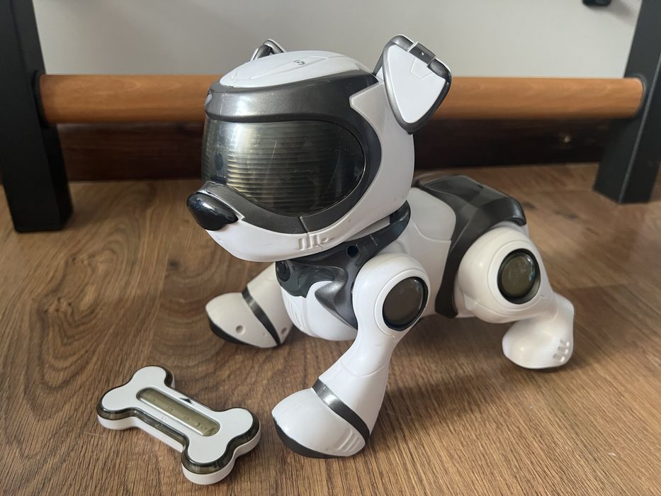 Interaktywny pies COBI