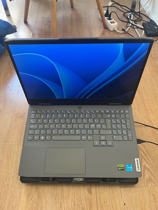 Notebook Gaming Lenovo RTX 4050 + 16GB RAM + Extras (Base Cooler + Mouse Logitech)