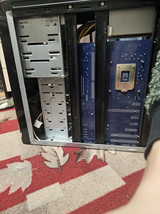 Продам компʼютер разом з екраном