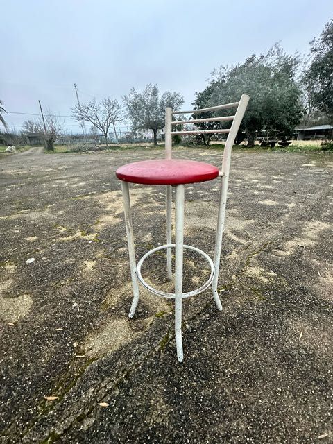 Cadeira Alta  de ferro