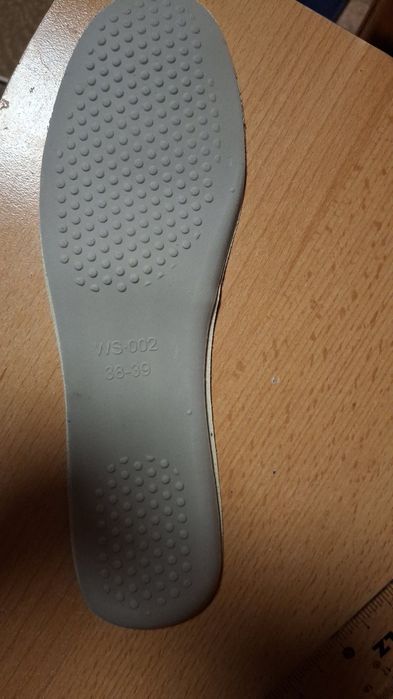 Нові кросівки,38 розмір,замш