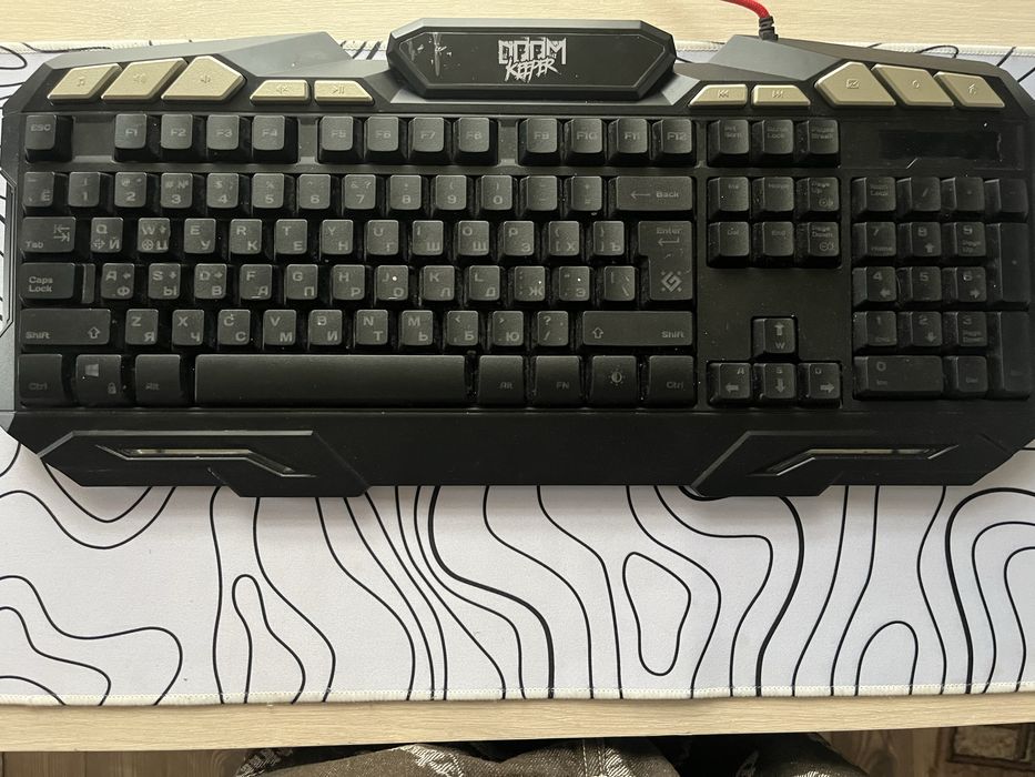 Ігрова клавіатура з підсвіткою