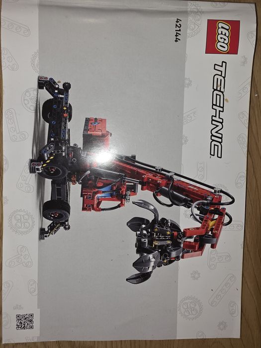LEGO Technic 42144 Dźwig z chwytakiem Material Handler
