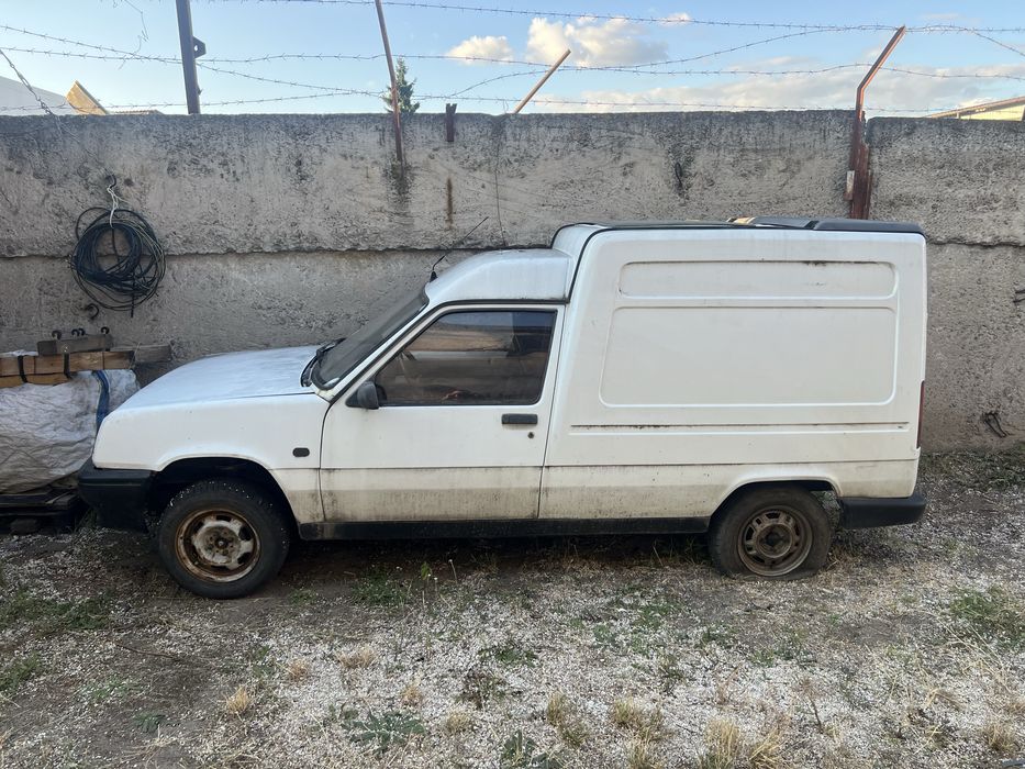 Renault rapid без двигуна і кпп