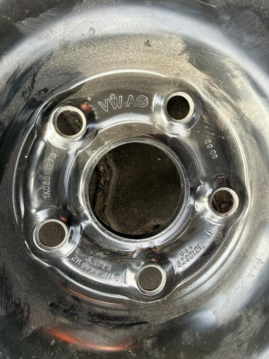 Jante Suplente Grupo Vag R18 Com Pneu 125/70 Furação 5X112 -