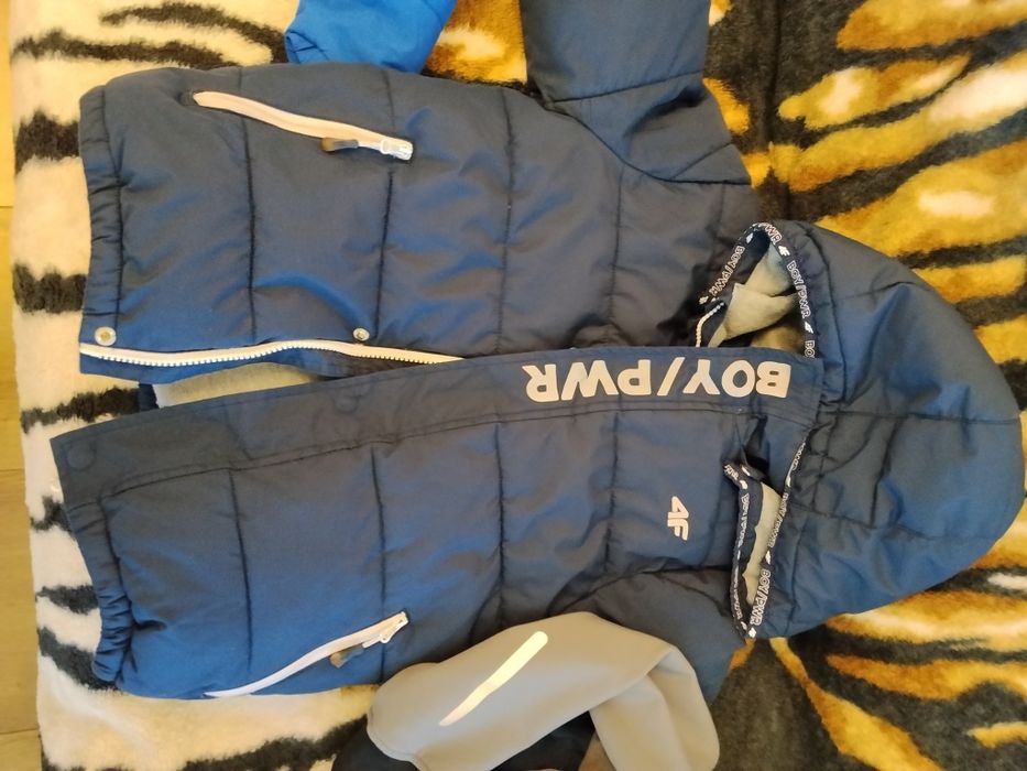 Kurtka dziecięca zimowa 4f idealny stan