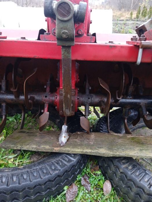 Продам грунтообробну фрезу