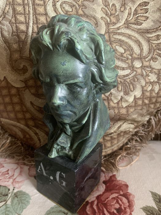 Busto Beethoven marfinite