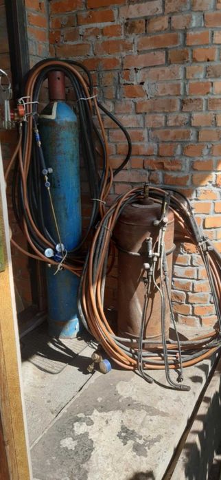 Два газових різака в комплекті
