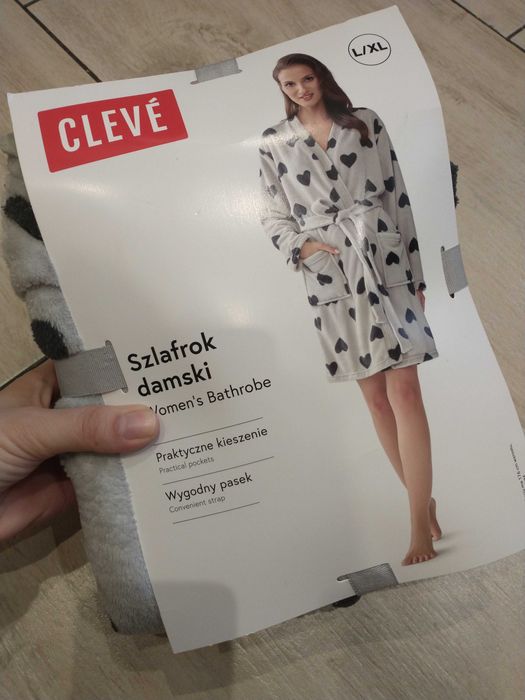 Szlafrok damski rozmiar L/XL szary w czarne serduszka