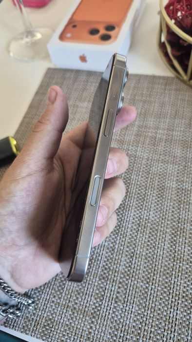 Iphone 16 pro sem riscos nada a apontar
