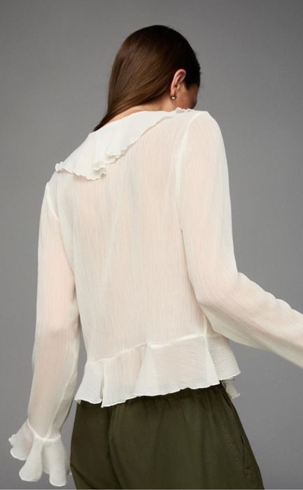 Сорочка з воланами bershka