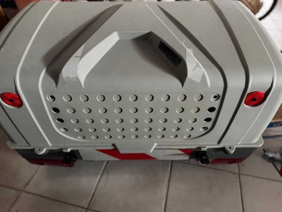 Towbox para transporte de material ou animais no carro