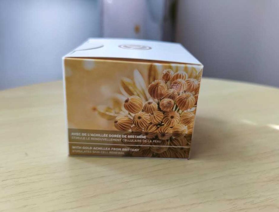 Krem do twarzy na dzień od Yves Rocher serią Anti-Age Global, 50ml