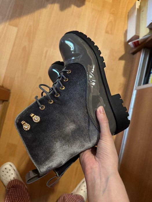 Чобітки, пів- чоботи сірі 39