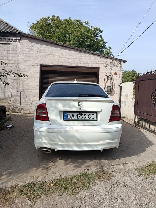 Машина Skoda A4.