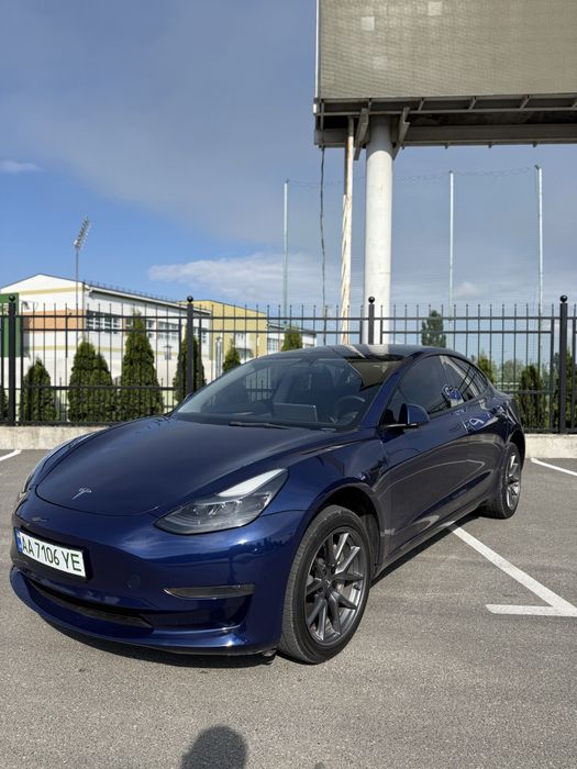 Tesla model 3 2023 залізо фосфат