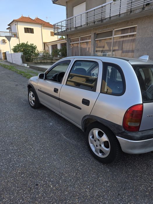 Vendo  Opel Corsa 1999
