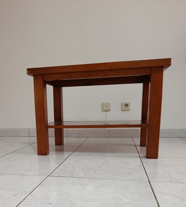 Cadeirão e mesa de Sala de estar