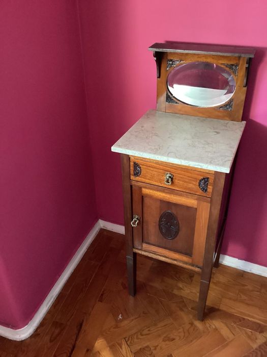 Comoda e mesa de cabeceira