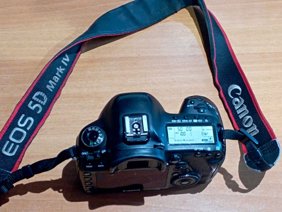 Canon 5D Mark IV c/ grip BG E20