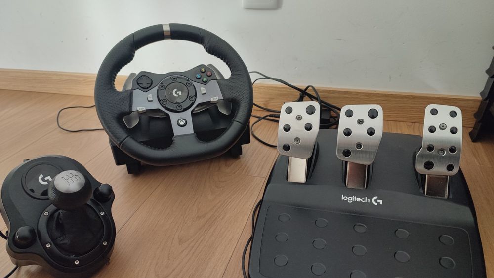 Volante Logitech g920 com caixa de velocidades