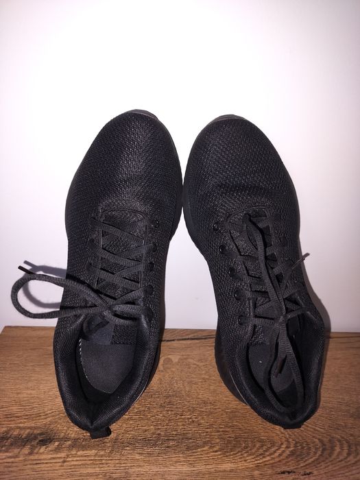 Buty sportowe r. 44