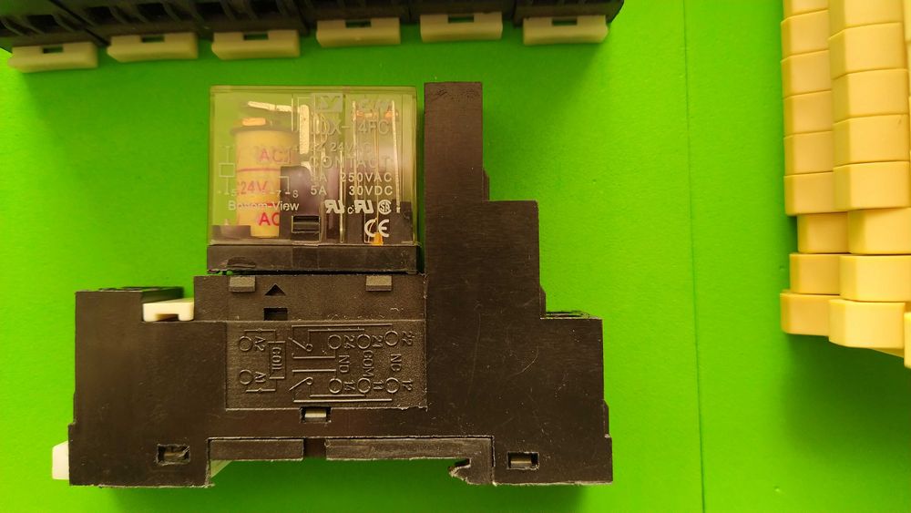 Siemens kit autómato s7200 e módulos  EM231 EM223