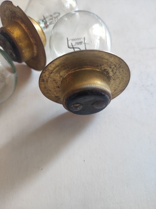 Продається ремінь ГРМ, автолампи 12v , 24v