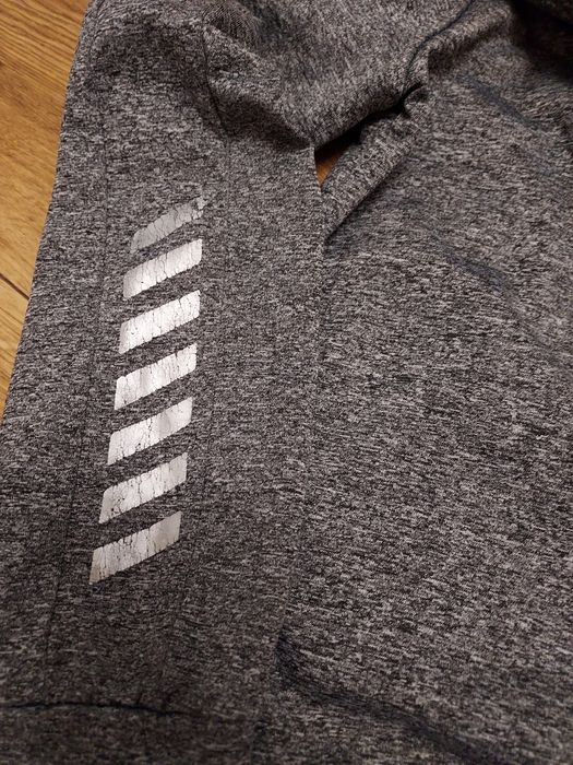 Zasuwana sportowa bluza z kapturem