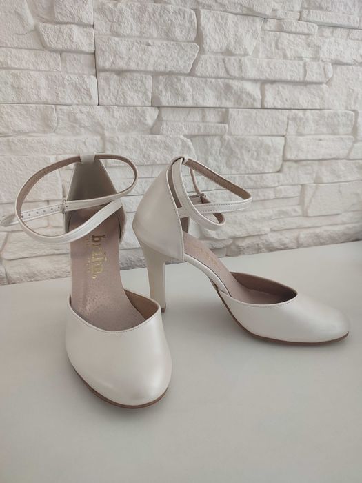 Ślubne szpilki Brilu