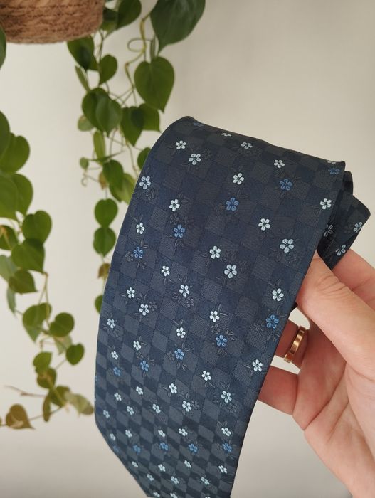 Jedwabny krawat 100% silk granatowy, w kwiatki, łąka Abrams 10cm