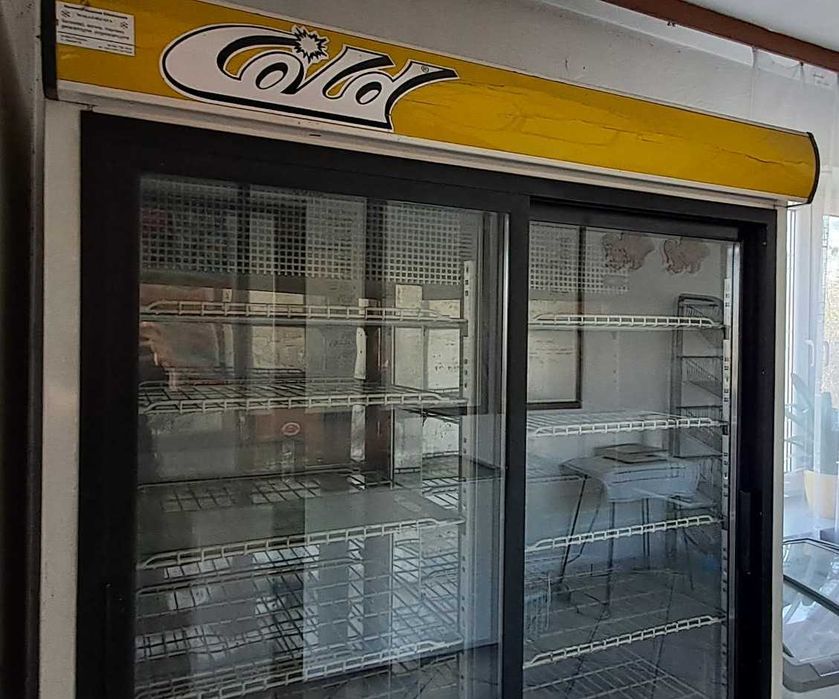 Szafa witrynowa SW 1400DR