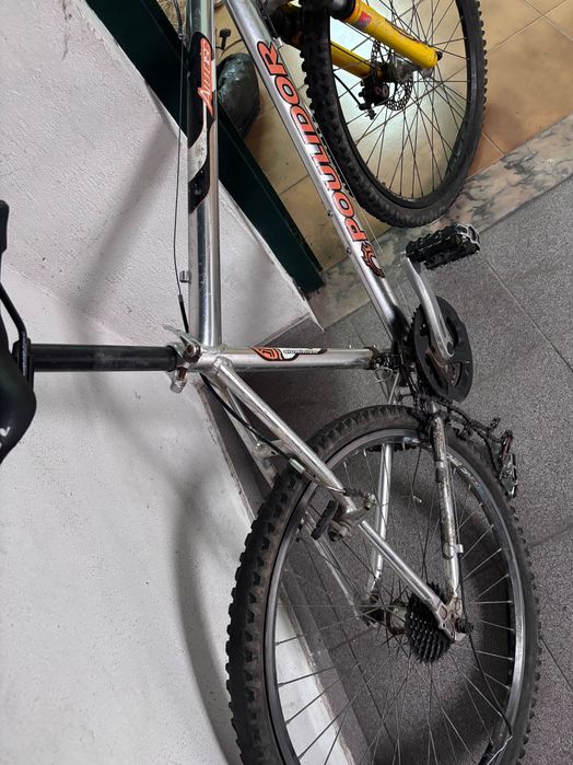 Bicicleta em alumínio