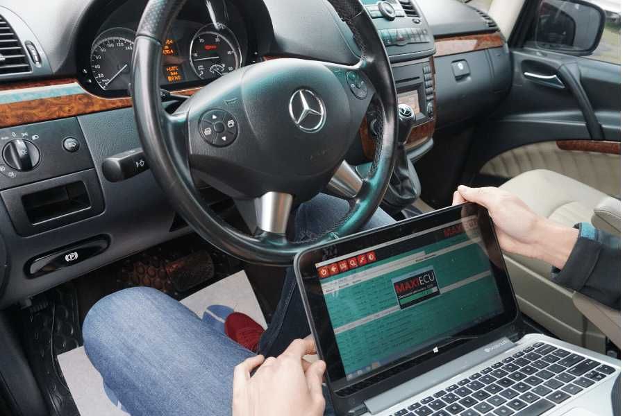 sprawdzenie auta samochodu przed zakupem, pomoc, kontrola, ekspert