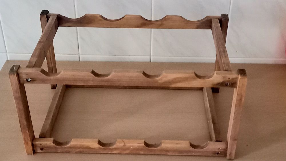 Garrafeira/suporte de garrafas