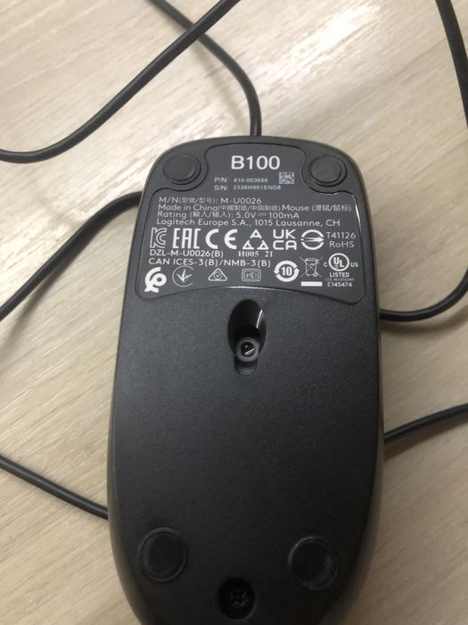 Комп’ютерная мышкы, logitech b100