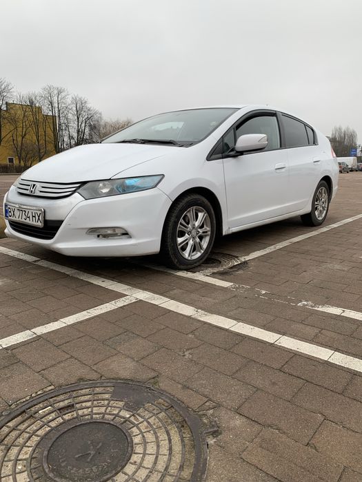 Хонда інсайт гібрид 2010р