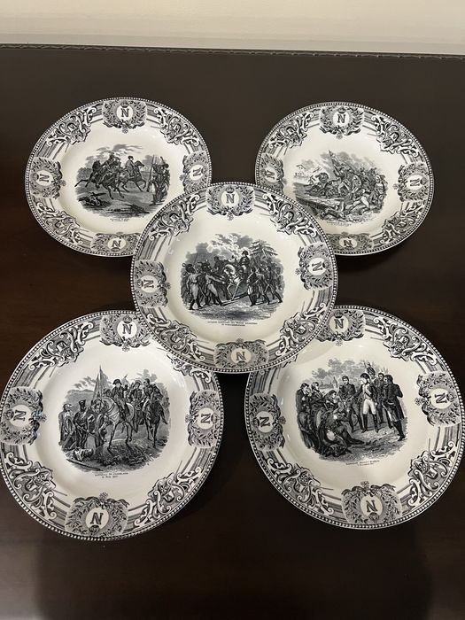 Колекційні тарілки -легендарна серія-Napoleon Boch Freres La Louviere