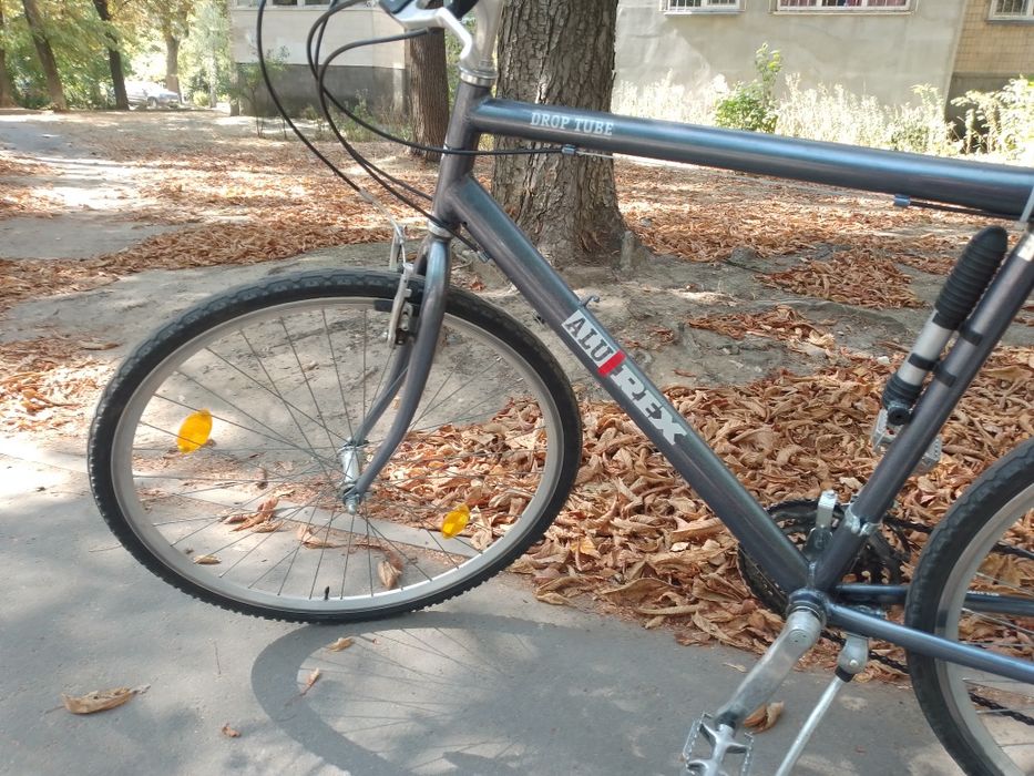 Продам АЛЮМИНЄВИЙ велосипед.