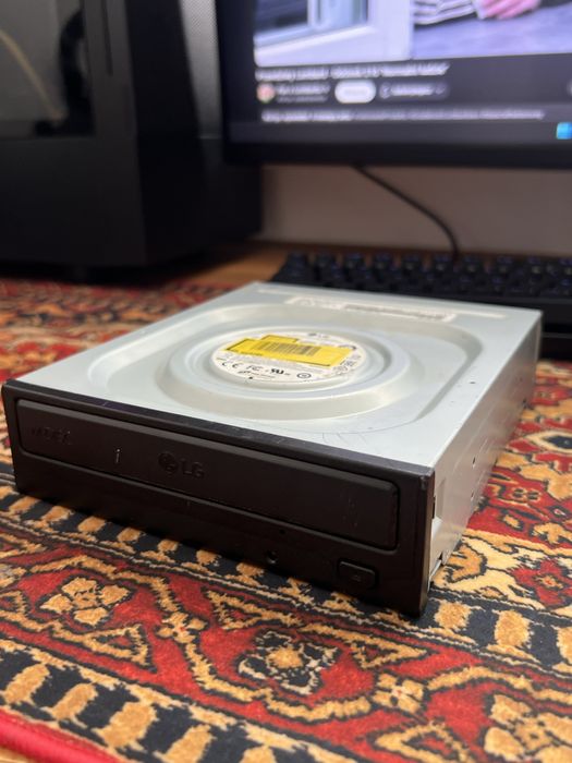 Czytnik płyt, CD rom LG