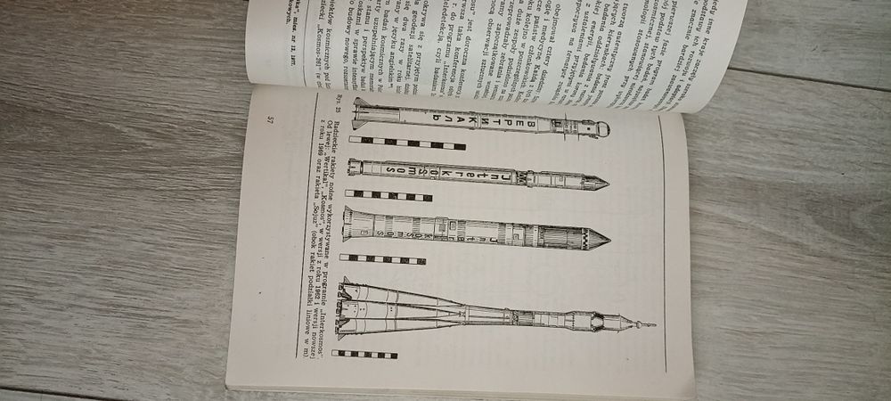 Książka "Polska w kosmosie" - Paweł Elsztein