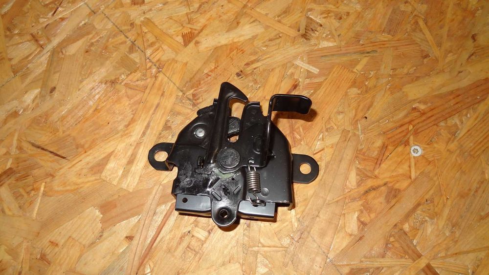 Lexus CT zamek maski przód