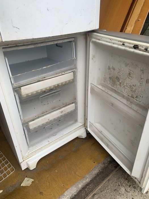Холодильник Indesit , терміново