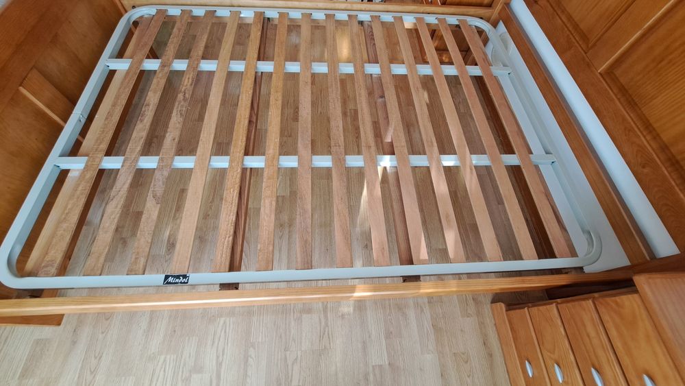 Urgente - Cama Casal Pinho + 2 mesas cabeceira