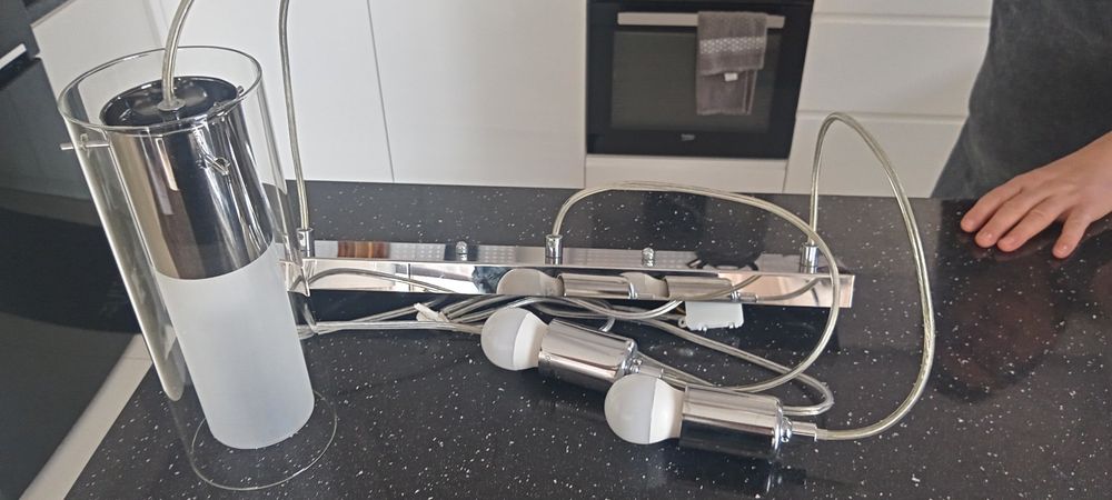 Lampa nad wyspę lub stół