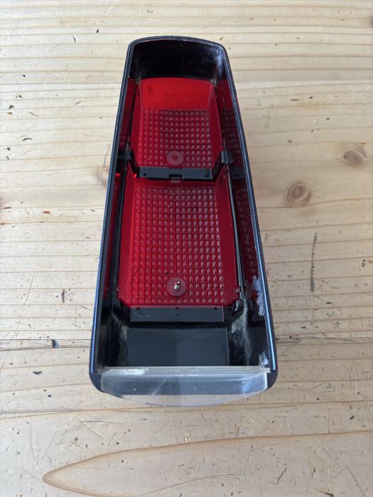 Cobertura farol traseiro - Citroen DS (boca de sapo) - ref Seima 637