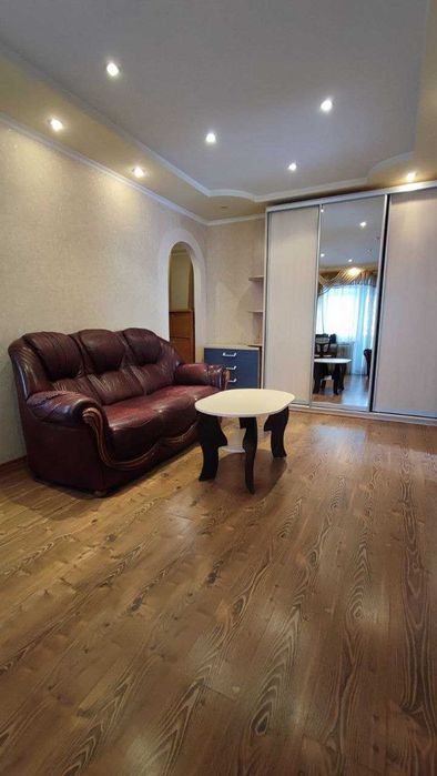 Продам 2к квартиру вул. Старокозацька, 2 (Центр)